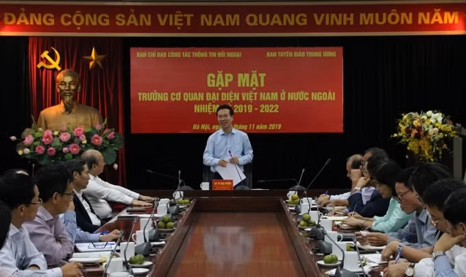 Ủy viên Bộ Chính trị, Bí thư Trung ương Đảng, Trưởng Ban Tuyên giáo Trung ương Võ Văn Thưởng phát biểu tại buổi gặp mặt. Ảnh: H.M