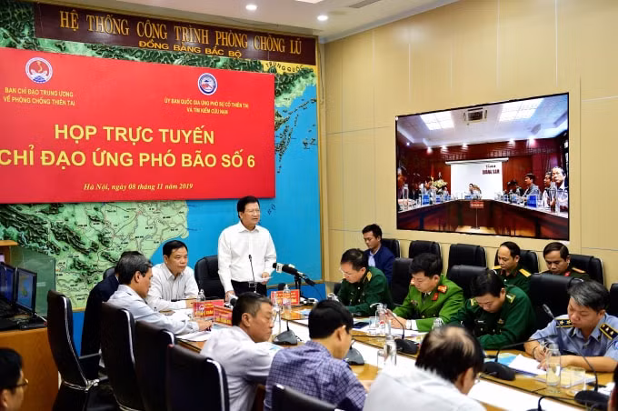 Phó Thủ tướng Trịnh Đình Dũng đánh giá cơn bão số 6 là cơn bão mạnh và có diễn biến phức tạp. Ảnh: VGP