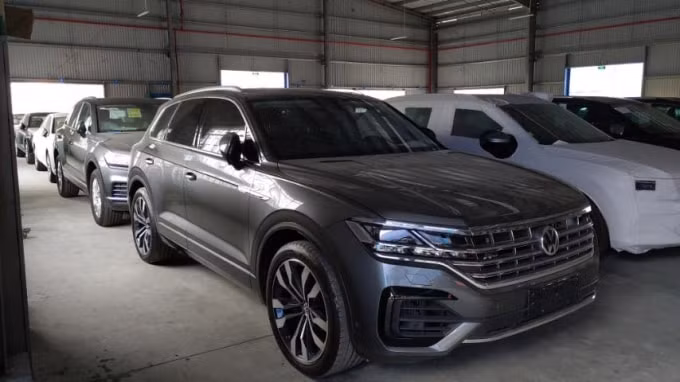 Chiếc xe hiệu Volkswagen Touareg có cài đặt phần mềm ứng dụng dẫn đường (Navigator) sử dụng các hình ảnh không đúng về chủ quyền biển đảo của Việt Nam