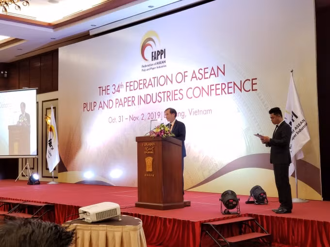 Khu vực Đông Nam Á cũng có những vấn đề cần phải giải quyết nhằm mục đích tăng trưởng bền vững, như cung và cầu nguyên liệu thô, tiết kiệm năng lượng, đáp ứng quy định môi trường
