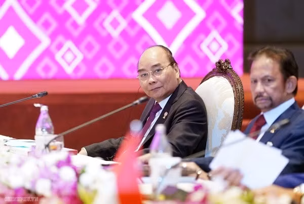 Thủ tướng Nguyễn Xuân Phúc dự Hội nghị Cấp cao ASEAN - Ấn Độ lần thứ 16. Ảnh: VGP