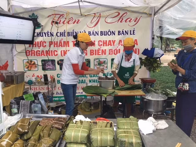 Quán thuần chay Thiên Y tại Lễ hội. Ảnh: kinhtenongthon.vn