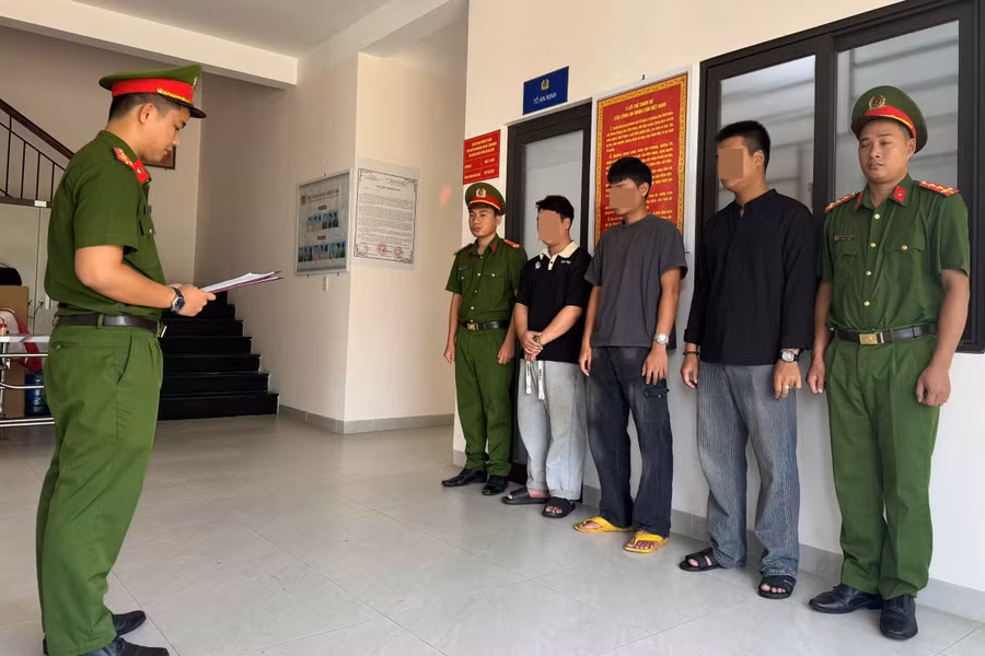 Mâu thuẫn tại quán nhậu, dùng vũ lực khống chế người định trình báo công an