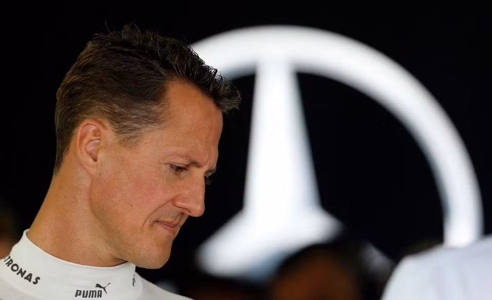 tap chi duc sa thai tong bien tap vi thuc hien phong van ao ai voi schumacher hinh 1