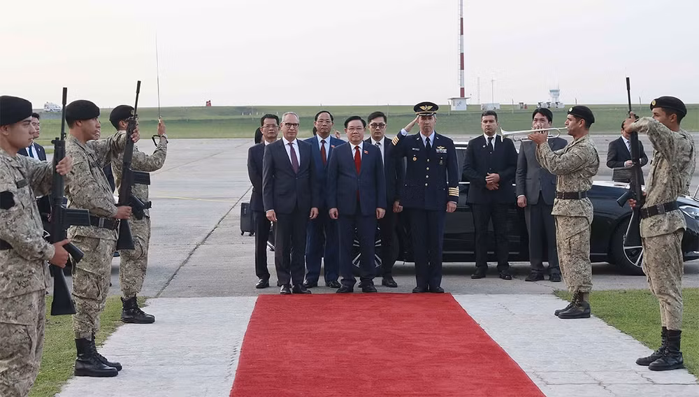 cung co quan he huu nghi doan ket truyen thong va ung ho lan nhau giua viet nam dong uruguay hinh 2