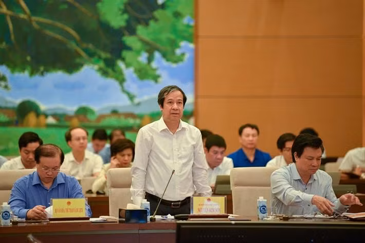 bo truong nguyen kim son khi doan tau dang chay khong nen thay qua nhieu banh xe hinh 1