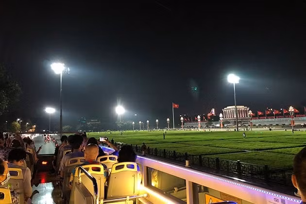 mien phi tham quan ha noi bang xe buyt du lich hai tang dip nghi le 30 4 va 1 5 hinh 3