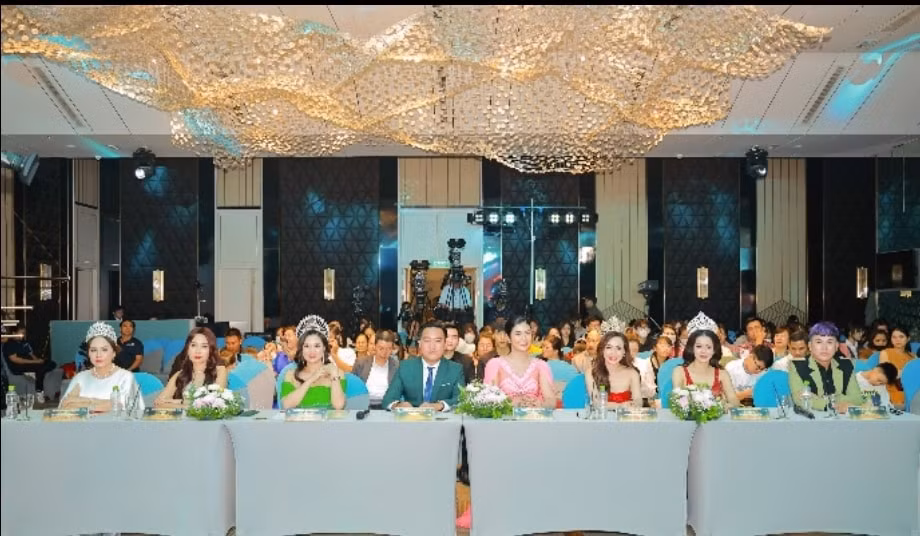 doanh nhan le thi tham dang quang hoa hau doanh nhan thoi dai 2023 hinh 2