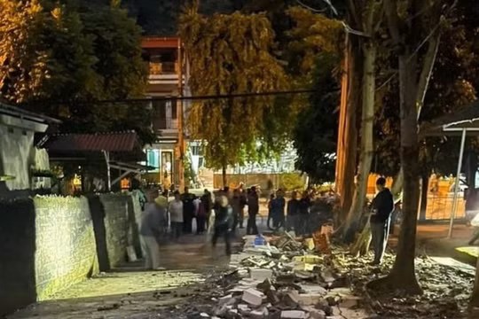 Điều tra nguyên nhân vụ sập tường rào trường tiểu học ở Hà Giang khiến 4 người thương vong