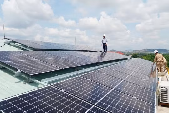 Phó Thủ tướng: Cần giải pháp thúc đẩy điện mặt trời mái nhà