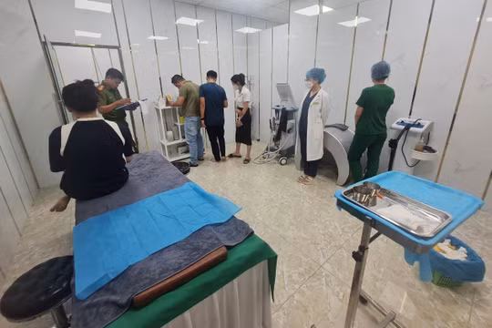 Đình chỉ thẩm mỹ viện ID Korea và phạt "bác sĩ" mới học hết lớp 12 nâng ngực cho khách