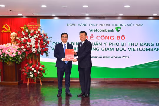 Vietcombank tổ chức Lễ công bố Quyết định chuẩn y Phó Bí thư Đảng ủy và bổ nhiệm Tổng Giám đốc