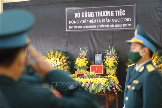 Tổ chức lễ tang Thiếu tá - phi công Trần Ngọc Duy hy sinh trong khi làm nhiệm vụ