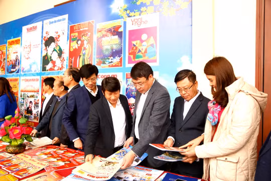 Tưng bừng Hội báo Xuân Quý Mão 2023 tại Thanh Hoá