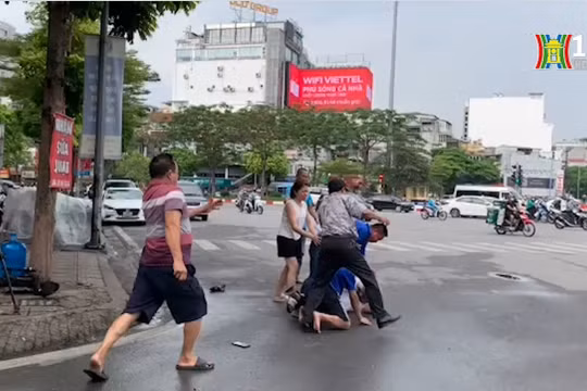 Đã tạm giữ hai đối tượng hành hung phóng viên Đài Phát thanh và Truyền hình Hà Nội
