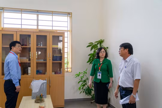 Thứ trưởng Ngô Thị Minh: Thí sinh cần tìm hiểu kỹ những vật dụng được phép mang vào phòng thi