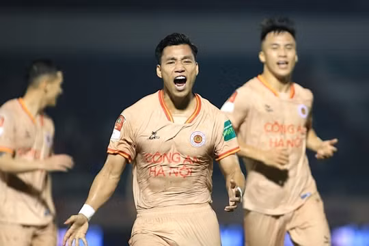 Hậu vệ Vũ Văn Thanh có cơ hội sang Liga 1 thi đấu