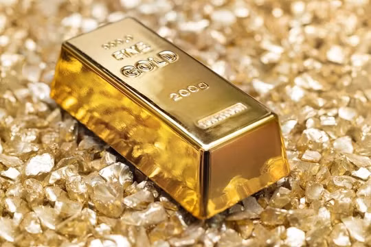 Giá vàng có tháng tồi tệ nhất gần 2 năm