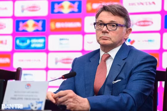 Báo Pháp quan tâm đến mục tiêu dự World Cup 2026 của HLV Troussier