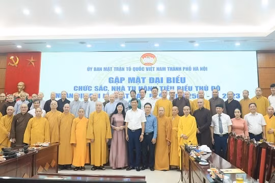 Mặt trận Hà Nội gặp mặt chức sắc nhân dịp Đại lễ Phật đản