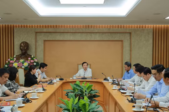 Nghiên cứu mô hình "nhà xây nén", "đô thị nén" nhưng trong nhà có vườn cây, trong thành phố có rừng