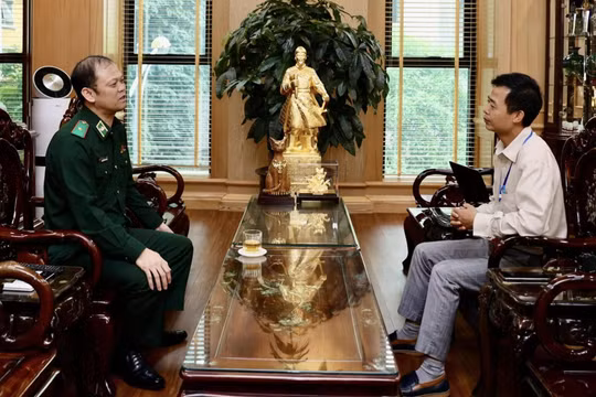 Nhà báo Nguyễn Viết Tôn - sự gắn bó nghĩa tình với biên cương và người lính quân hàm xanh