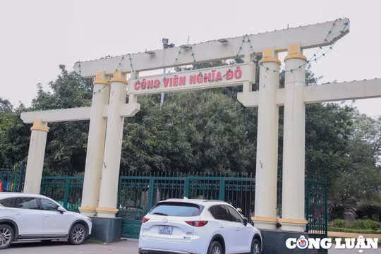 Hà Nội: Công viên Nghĩa Đô xuống cấp, vỉa hè bị chiếm dụng