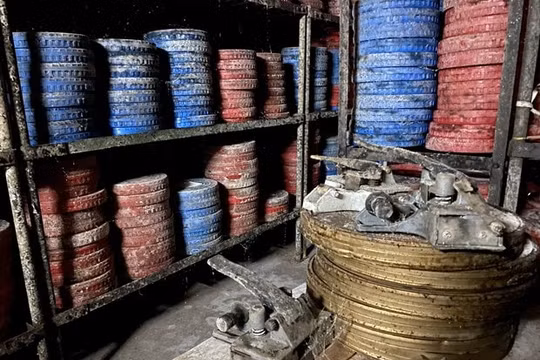 Nghệ sĩ, cán bộ của Hãng phim truyện Việt Nam kiến nghị cho in lại gần 300 phim hỏng