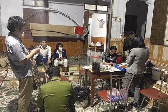 Nghệ An: Điều tra nguyên nhân 5 người nhập viện sau bữa rượu