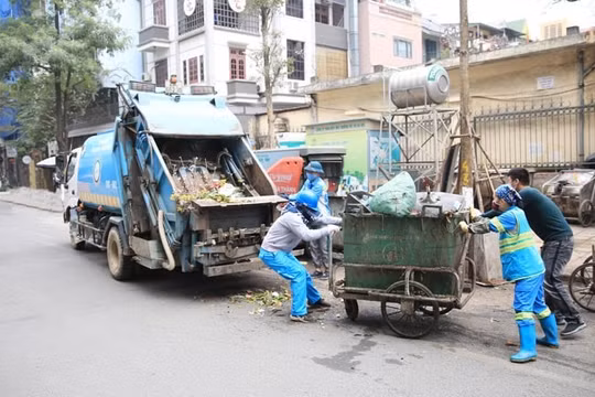 Hà Nội dừng triển khai đề án thu gom, xử lý chất thải nguy hại