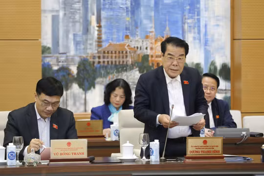 Cử tri băn khoăn việc hàng loạt Trung tâm Đăng kiểm bị đóng cửa, gây ùn ứ, khó khăn khi đăng điểm