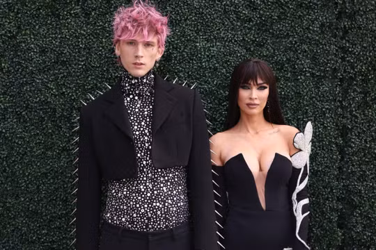 Rapper MGK bị Megan Fox xóa khỏi Instagram vì ngoại tình
