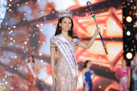 Mai Phương thi Hoa hậu Thế giới 2023 ở UAE