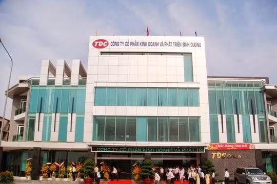 Vì sao có hàng trăm tỷ đồng tiền mặt, nhưng Becamex TDC vẫn xin... khất nợ vài chục tỷ lãi trái phiếu?