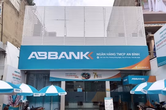 Dự phòng rủi ro tăng đột biến dưới áp lực nợ xấu, lợi nhuận 6 tháng của ABBank (ABB) giảm mạnh gần 60%
