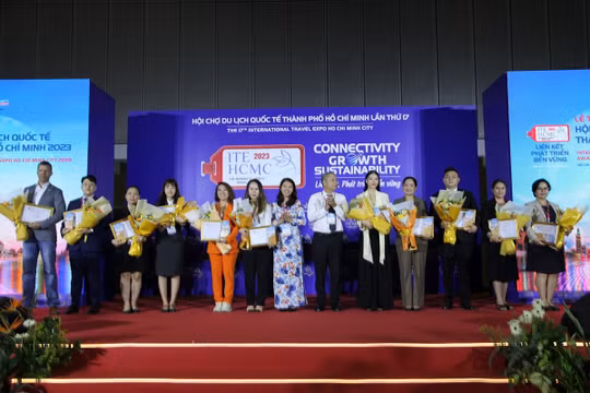 Gần 100 đơn vị được vinh danh tại Lễ trao giải thưởng Hội chợ Du lịch Quốc tế 2023