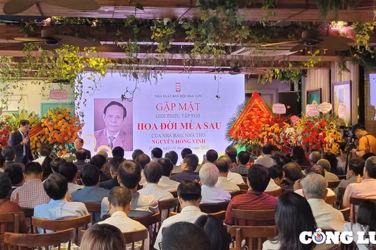 Gặp mặt giới thiệu tập thơ "Hoa đời mùa sau" của nhà báo, nhà thơ Nguyễn Hồng Vinh
