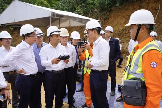 Công ty Truyền tải điện 2: Hoàn thành sản lượng điện truyền tải trước 1 tháng 19 ngày