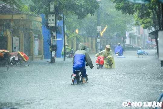 Đầu tuần tới, miền Trung mưa to nhiều ngày, có nơi trên 700mm