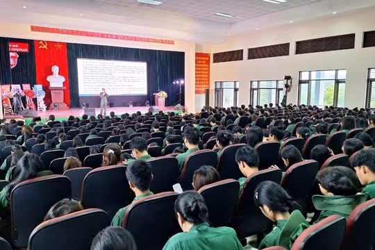 Kỹ năng sử dụng mạng xã hội an toàn và ma túy học đường cho sinh viên ĐH Huế