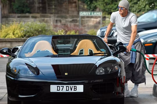 Chi tiết siêu xe Ferrari 360 Spider của David Beckham