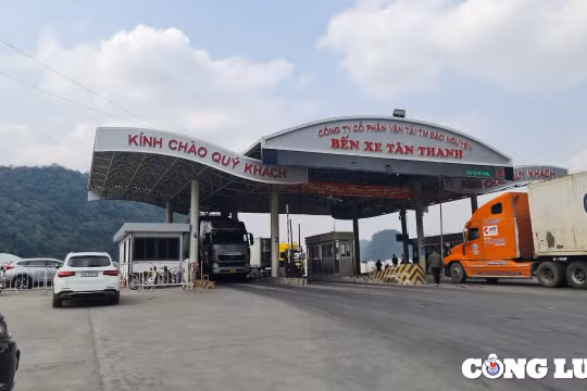 Công ty Cổ phần vận tải thương mại Bảo Nguyên phá núi, san gạt, mở rộng bến xe trái phép?