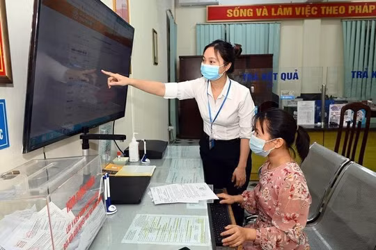 Từ năm 2024, Hà Nội thực hiện số hóa, điện tử hóa toàn trình với hồ sơ thủ tục hành chính
