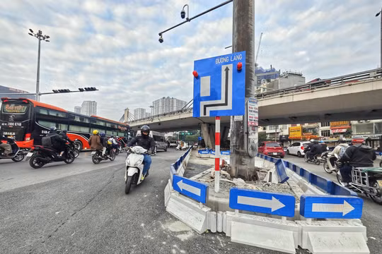 Phương tiện di chuyển thế nào sau khi nút giao Ngã Tư Sở tổ chức lại giao thông?