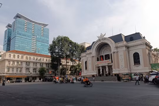 Trung tâm TP HCM vắng lặng, yên bình trong ngày nghỉ lễ 30/4