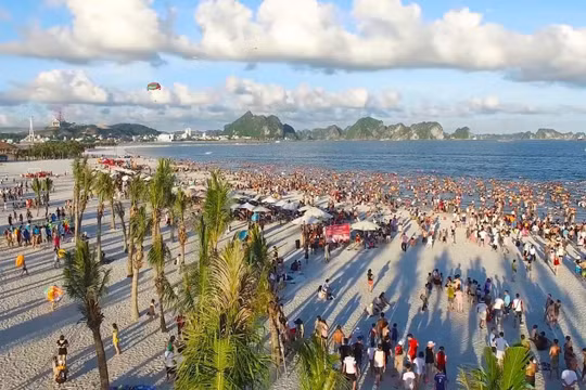 Quảng Ninh đặt mục tiêu thu hút 7 triệu lượt du khách trong 6 tháng cuối năm