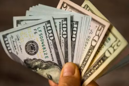 Trước thềm “chốt” lãi suất ở 3 thị trường lớn, đồng USD “loạn giá”