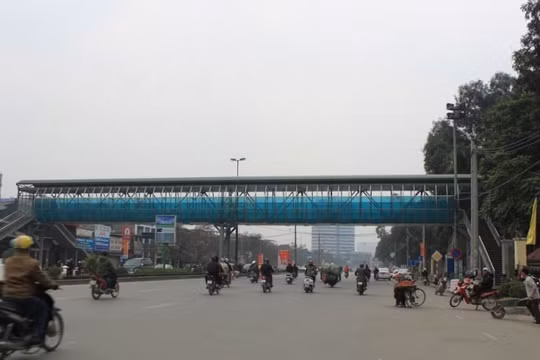 Hà Nội: Đề xuất làm cầu vượt cho người đi bộ qua đường Trịnh Văn Bô