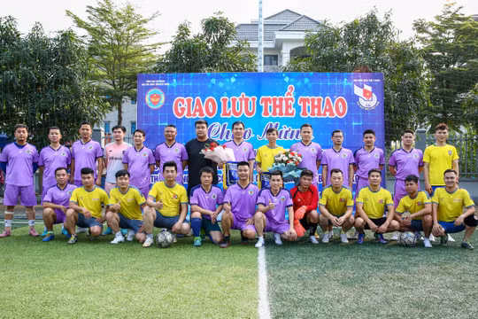 Giao hữu bóng đá giữa Cục Hải quan tỉnh Bắc Ninh và Hội Nhà báo Việt Nam