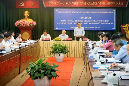 Mỗi cơ quan báo chí phải nhạy bén, thông tin nhanh, phản biện đúng và trúng